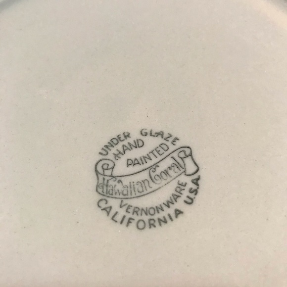 Vernonware Hawaiian Coral Plates - Picture 8 of 8